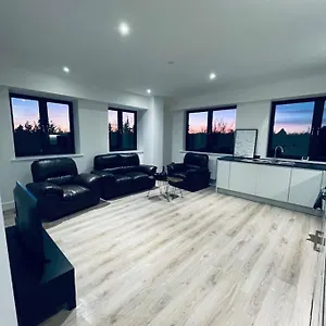 New One Bedroom Luxury In Apartment