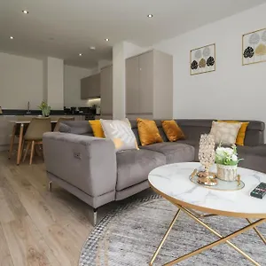 Brand New 2 Bedroom Centre Of Apartment