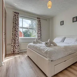 Stylish 2 Bed Flat Close To Nec Bhx Apartment