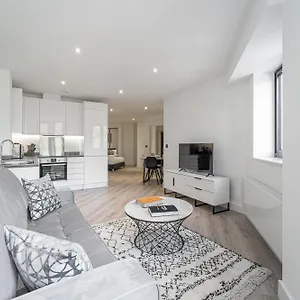 Seven Living Residences - Close To Nec & Bhx - Free Parking Apartment